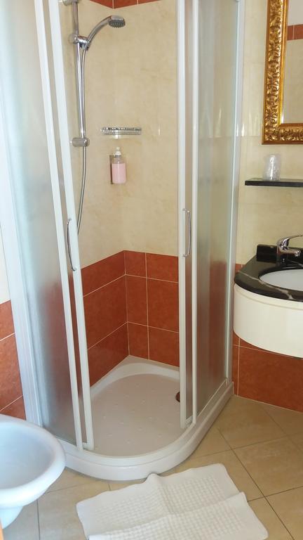 Hotel Nord Est Габиче Маре Екстериор снимка